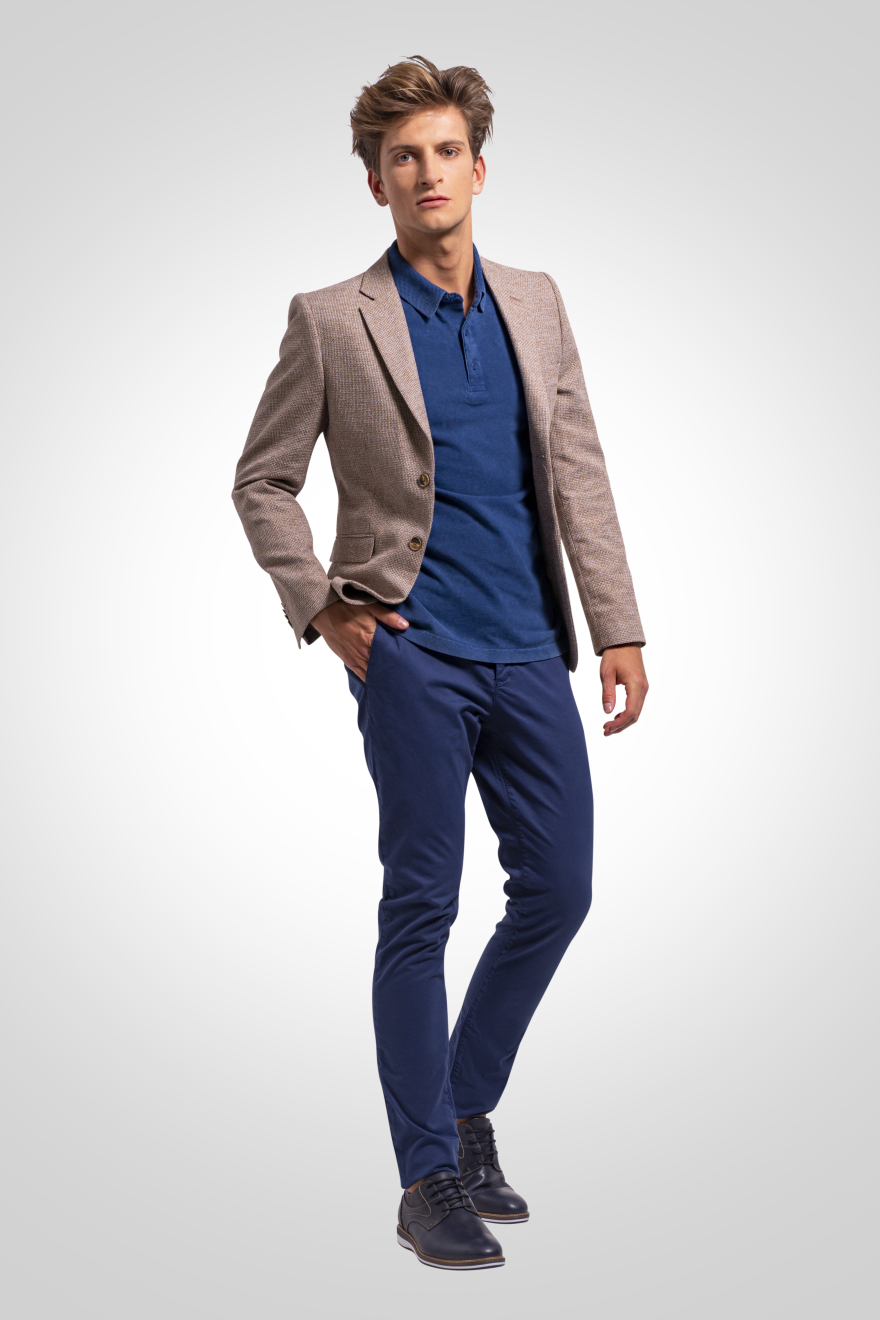 Αυτή είναι η καλοκαιρινή «πανοπλία» ενός… gentleman