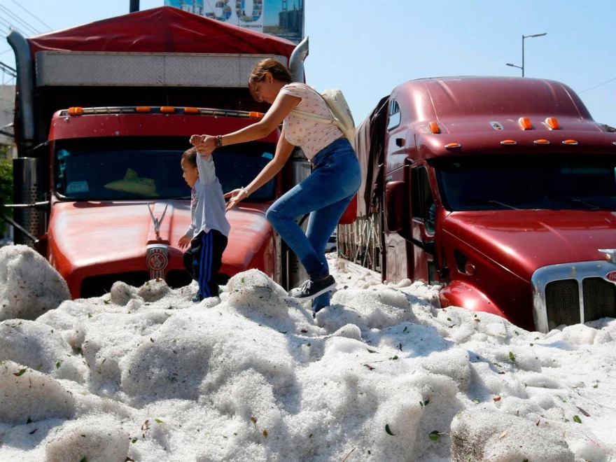 Μεξικό: Χαλάζι πάνω από ένα μέτρο «έθαψε» την Γουαδαλαχάρα