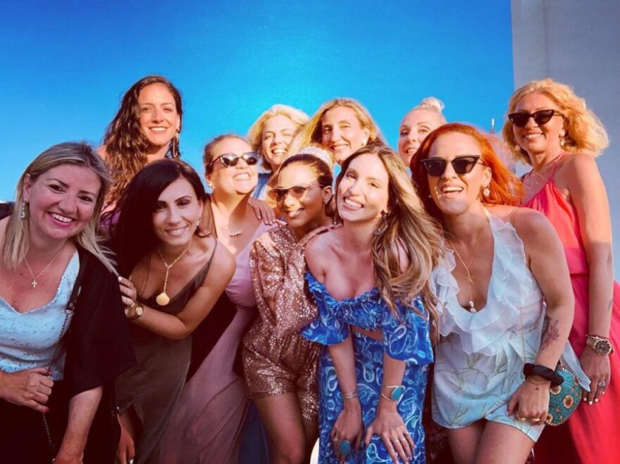 Βάσω Λασκαράκη- Λευτέρης Σουλτάτος: Φωτογραφίες από το γαμήλιο πάρτι τους στη Νάξο