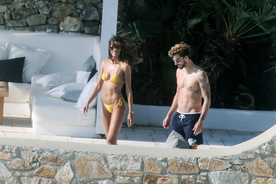 Ιζαμπέλ Γκουλάρτ-Κέβιν Τραπ: Φουλ του έρωτα στη Μύκονο