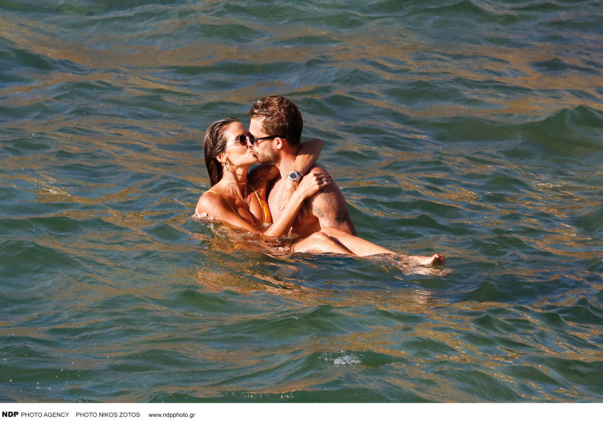 Ιζαμπέλ Γκουλάρτ-Κέβιν Τραπ: Φουλ του έρωτα στη Μύκονο