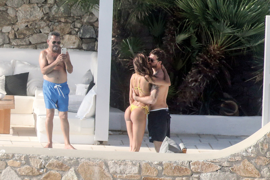 Ιζαμπέλ Γκουλάρτ-Κέβιν Τραπ: Φουλ του έρωτα στη Μύκονο