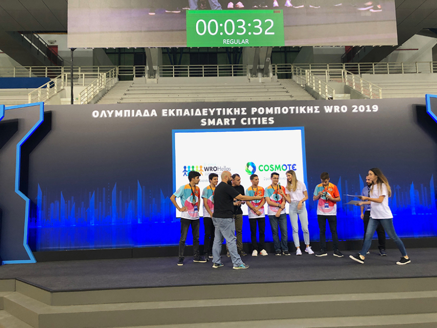 1η και 2η θέση για τις Ομάδες της Εκπαιδευτικής Αναγέννησης στον Πανελλήνιο Διαγωνισμό Ρομποτικής