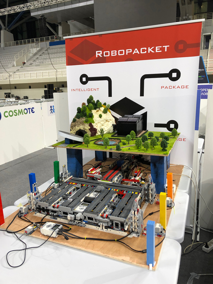 1η και 2η θέση για τις Ομάδες της Εκπαιδευτικής Αναγέννησης στον Πανελλήνιο Διαγωνισμό Ρομποτικής