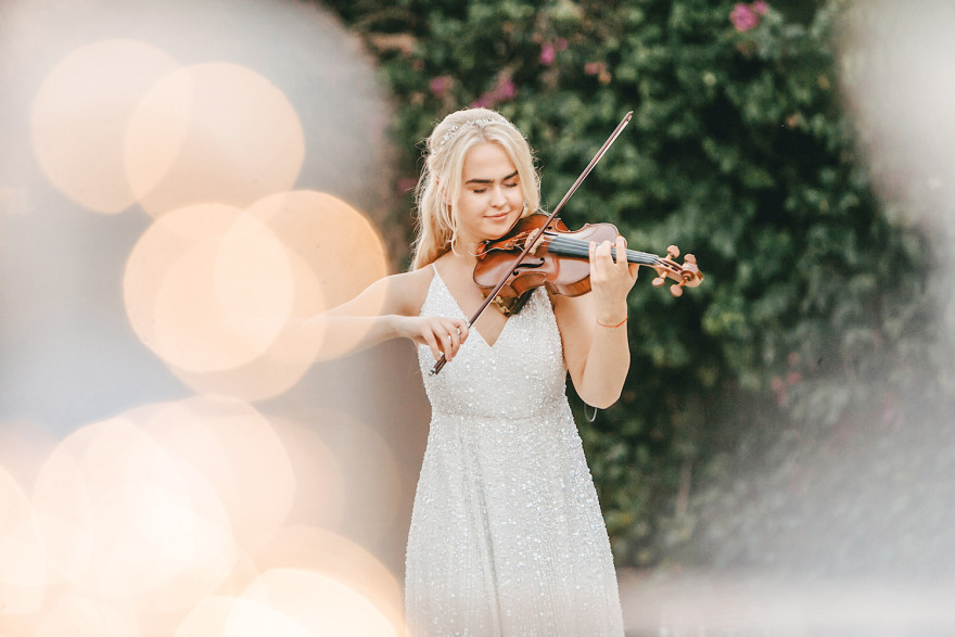 Η πριγκίπισσα Σαρλίν νονά σε βάφτιση στην Αθήνα