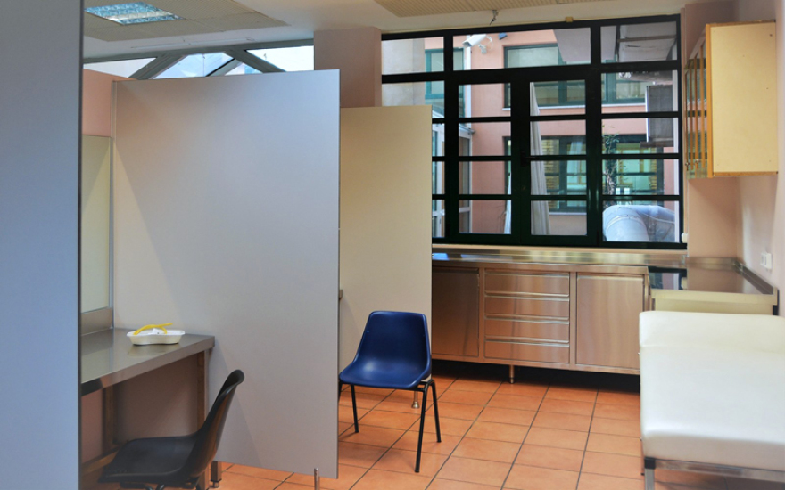 Ο Ξανθός επισκέφθηκε Χώρο Εποπτευόμενης Χρήσης ναρκωτικών που ακόμη δεν έχει διαμορφωθεί...