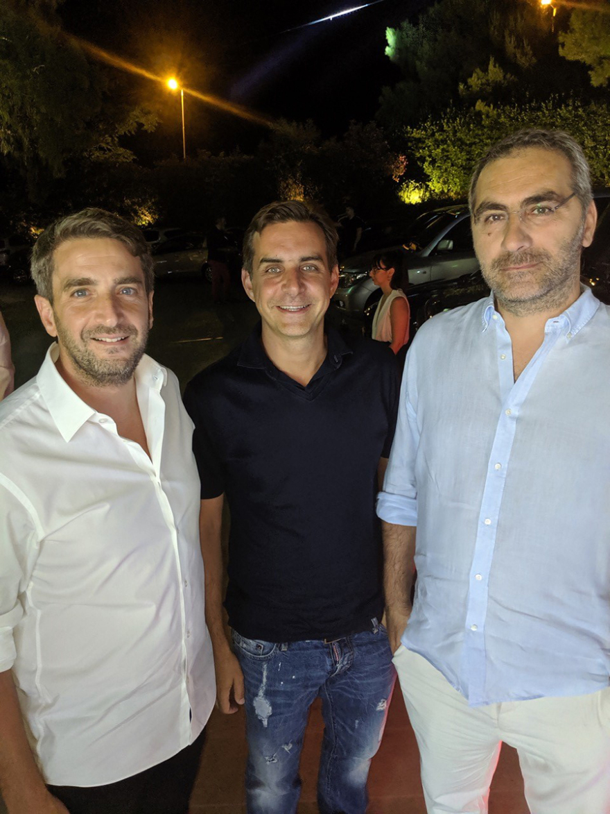 «Παρέλαση» επωνύμων σε καλοκαιρινό πάρτι: Όλες οι εμφανίσεις που έκλεψαν την παράσταση   