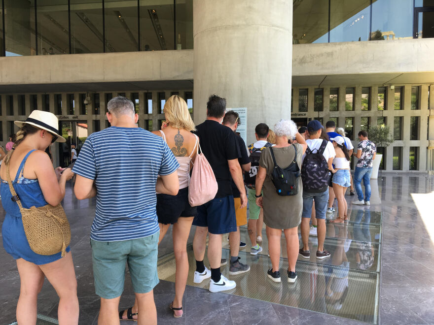 Εκλεισαν την Ακρόπολη λόγω καύσωνα