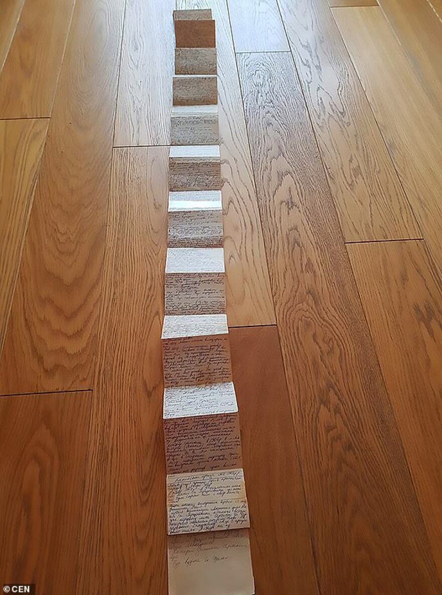 Φοιτήτρια στην Ουκρανία έκανε σκονάκι 2 μέτρων(!) - Πώς αντέδρασε ο καθηγητής