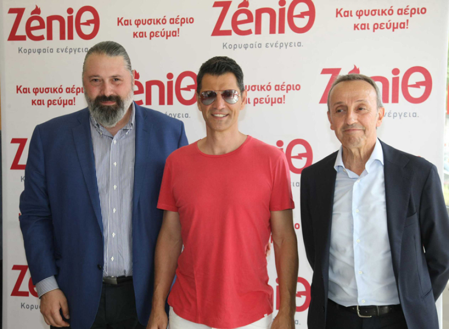 Ο Σάκης Ρουβάς ανέβασε τη διάθεση στο ζενίθ με δύο μοναδικές συναυλίες σε Λάρισα και Θεσσαλονίκη