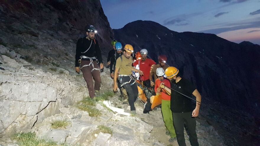 Φωτογραφίες: Καρέ - καρέ η διάσωση γυναίκας στον Όλυμπο