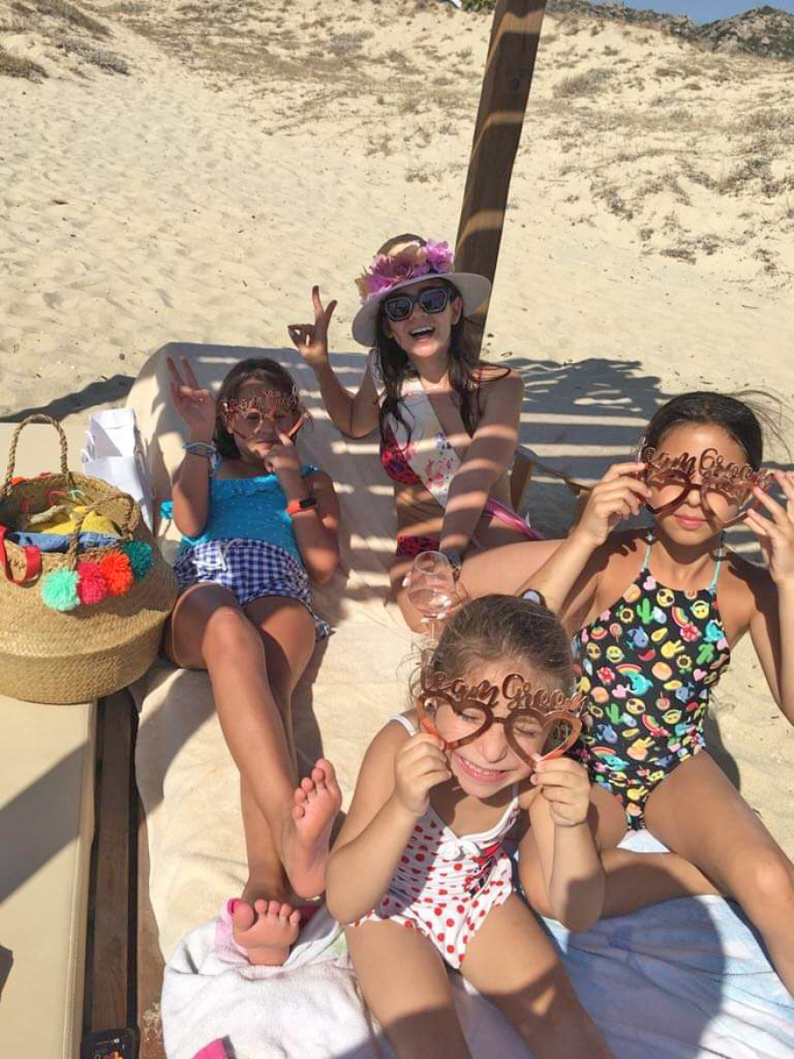 Φωτογραφίες: Το πάρτι του Κωνσταντίνου Μπογδάνου πριν το γάμο στη Νάξο 