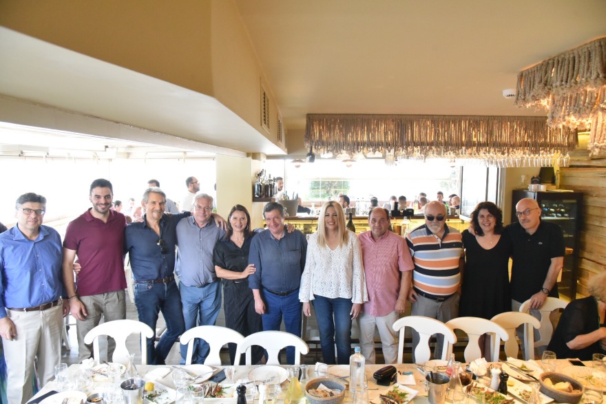 Φώφη Γεννηματά: Χαμόγελα αισιοδοξίας από την Ηλιούπολη