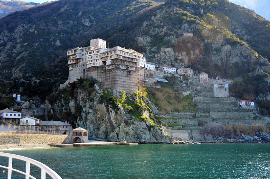 Η Ιερά Μονή Διονυσίου και οι χειρόγραφες επιστολές του Ιησού Χριστού. Ποια είναι η αλήθεια;