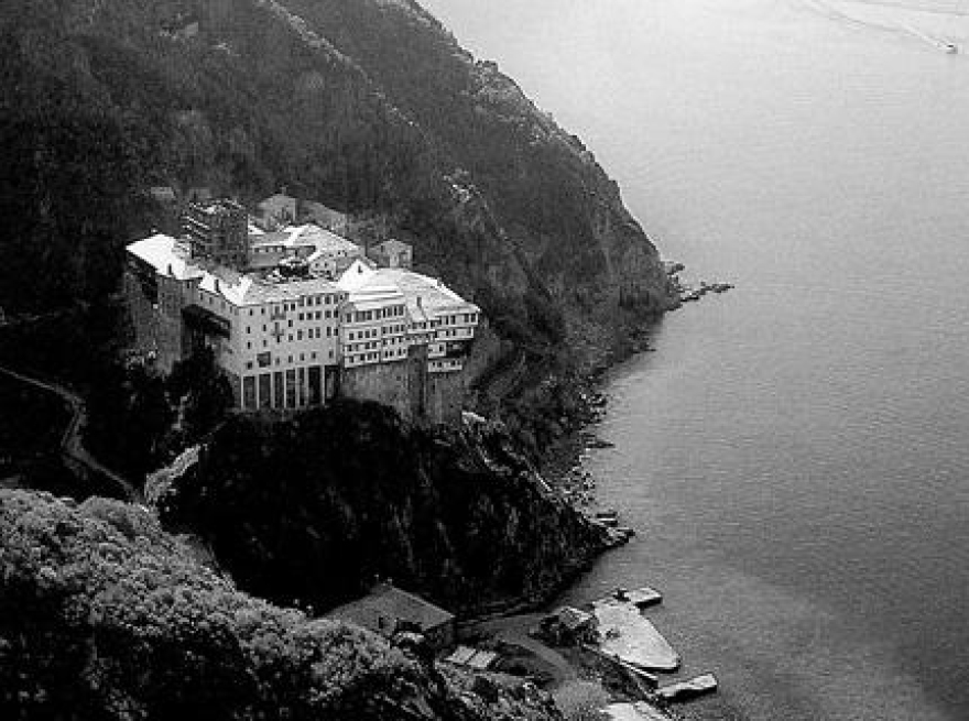 Η Ιερά Μονή Διονυσίου και οι χειρόγραφες επιστολές του Ιησού Χριστού. Ποια είναι η αλήθεια;