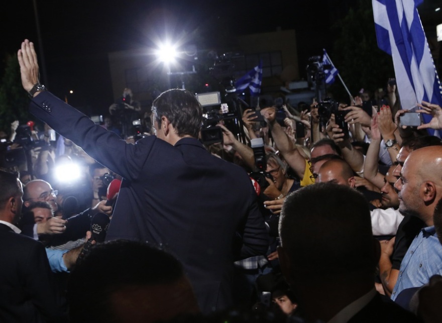 Αποθεώθηκε ο Μητσοτάκης στην Πειραιώς: Το «ευχαριστώ» του στους ψηφοφόρους της ΝΔ