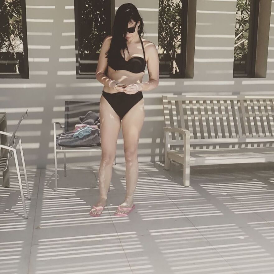 Αθηναΐς Νέγκα: Το ψηλόμεσο μαγιό και τα 20 χρόνια... δυστυχίας