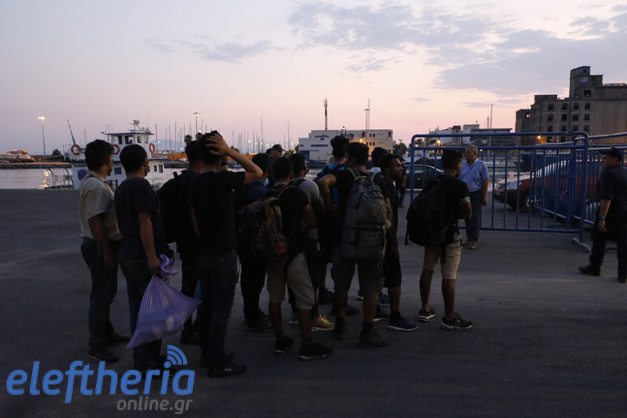 Στην Καλαμάτα οι 57 μετανάστες που εντοπίστηκαν το πρωί του Σαββάτου ανοιχτά της Πύλου