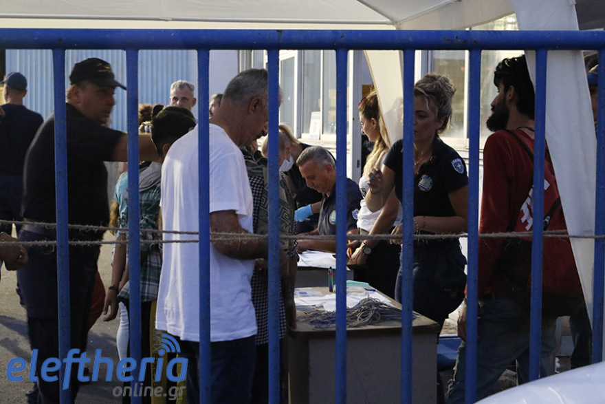 Στην Καλαμάτα οι 57 μετανάστες που εντοπίστηκαν το πρωί του Σαββάτου ανοιχτά της Πύλου