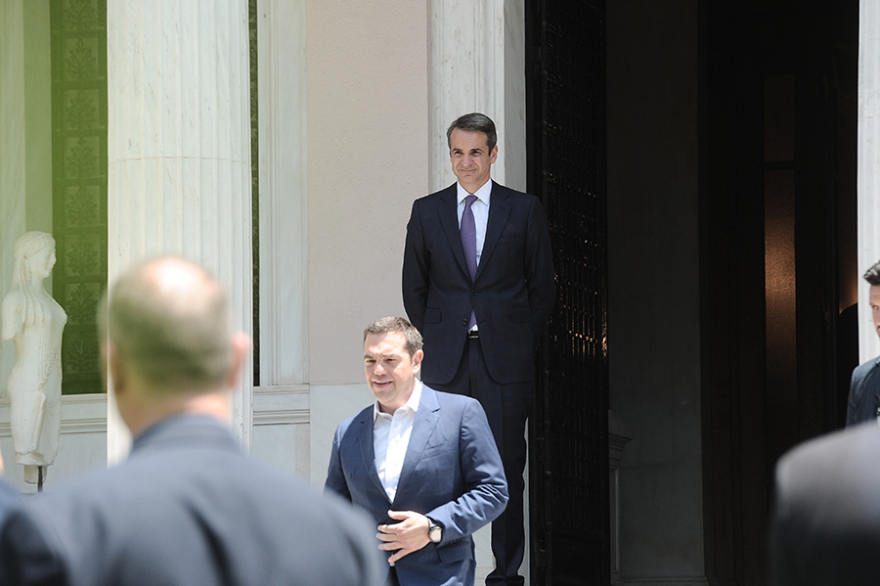 Μαξίμου: Ο Αλέξης Τσίπρας παρέδωσε στον Κυριάκο Μητσοτάκη