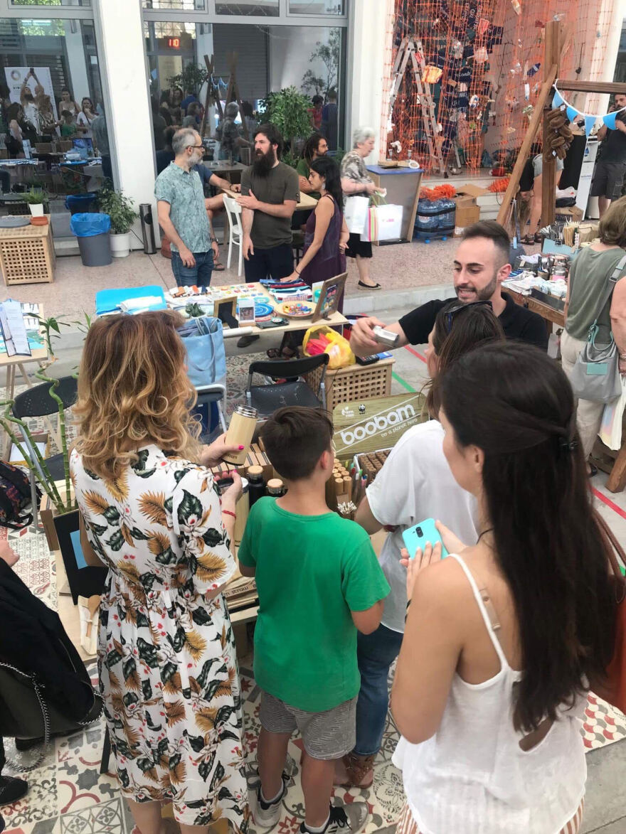 Τα πράσινα καλαμάκια και η tailor made οικολογική οδοντόβουρτσα