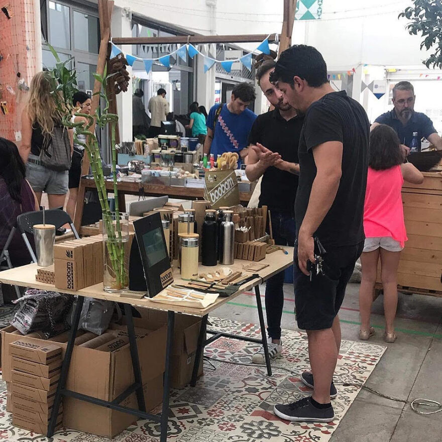 Τα πράσινα καλαμάκια και η tailor made οικολογική οδοντόβουρτσα