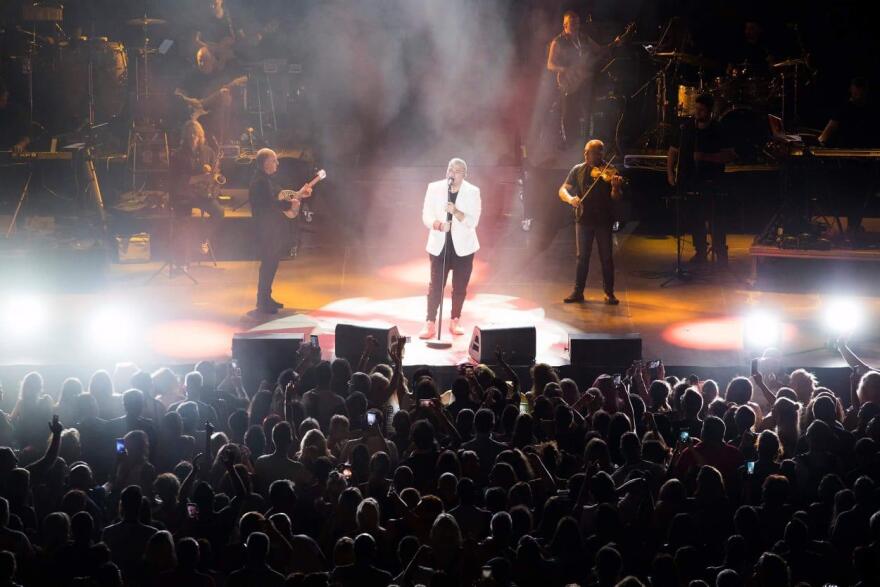 Αντώνης Ρέμος & UB 40: Αποθέωση στη Θεσσαλονίκη