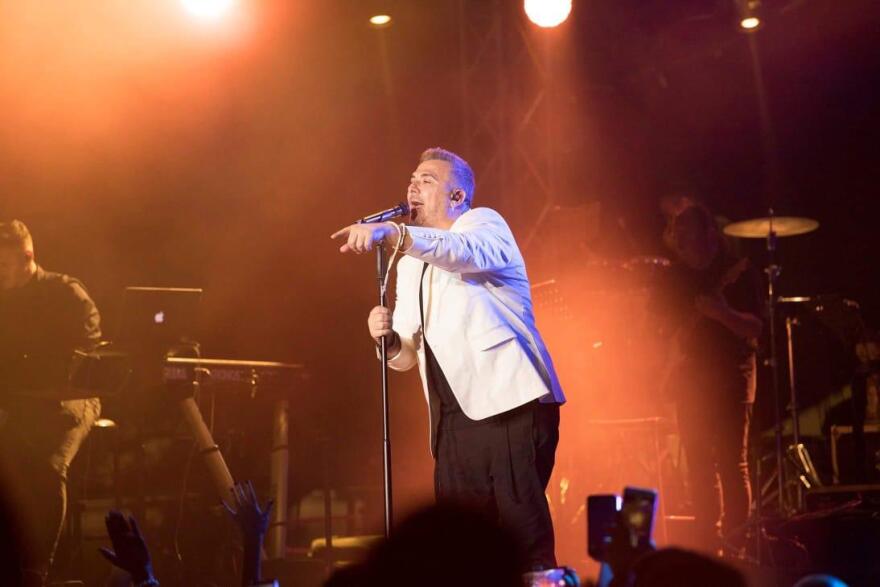 Αντώνης Ρέμος & UB 40: Αποθέωση στη Θεσσαλονίκη