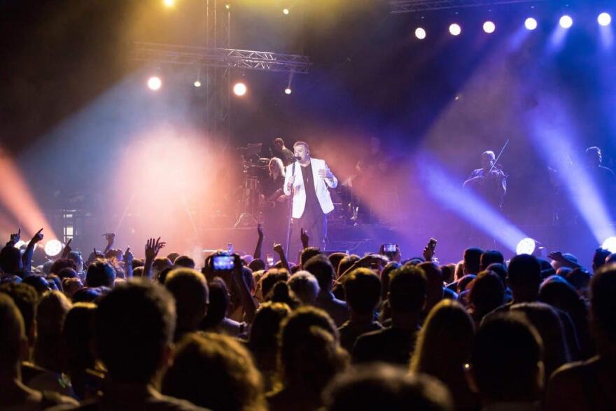 Αντώνης Ρέμος & UB 40: Αποθέωση στη Θεσσαλονίκη