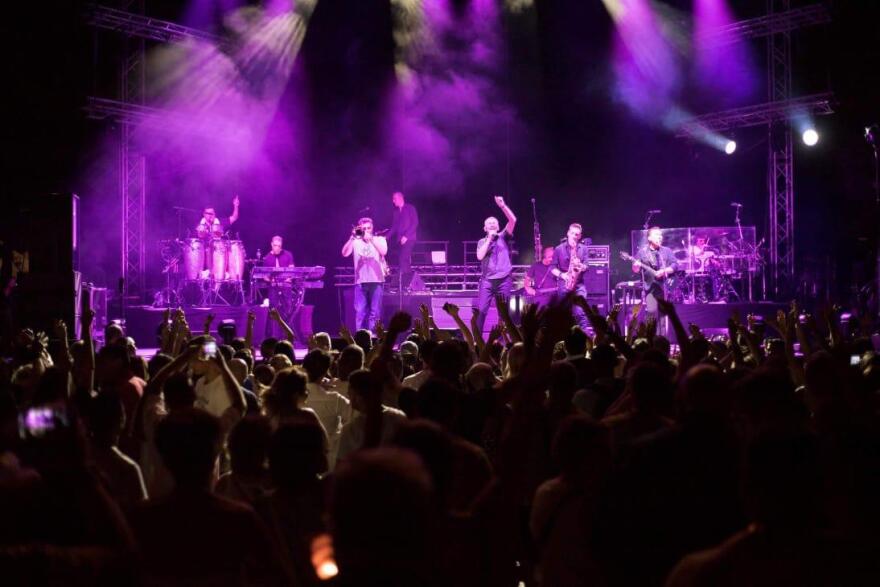 Αντώνης Ρέμος & UB 40: Αποθέωση στη Θεσσαλονίκη