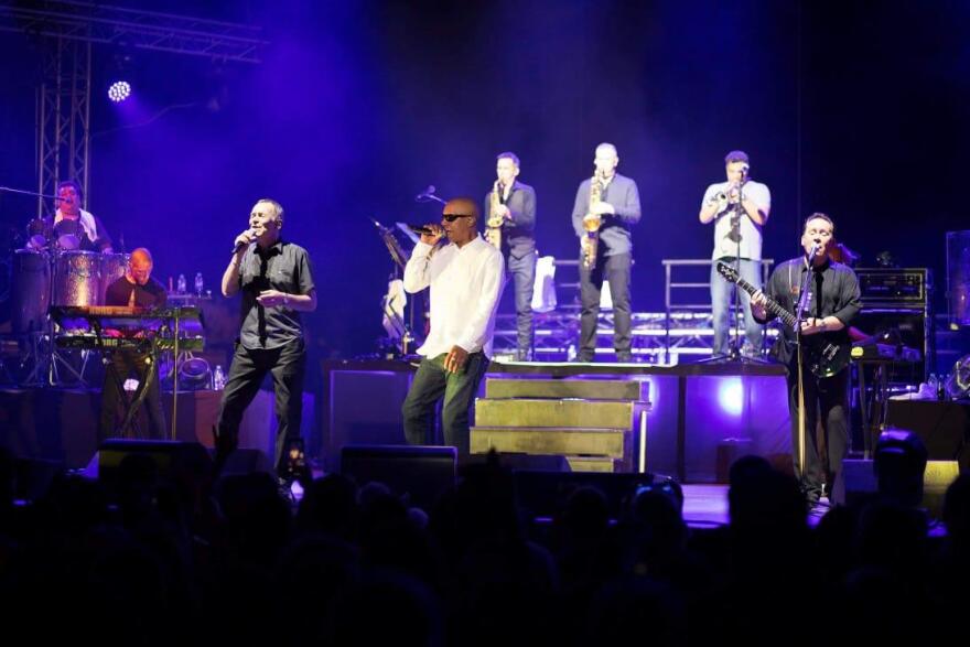 Αντώνης Ρέμος & UB 40: Αποθέωση στη Θεσσαλονίκη