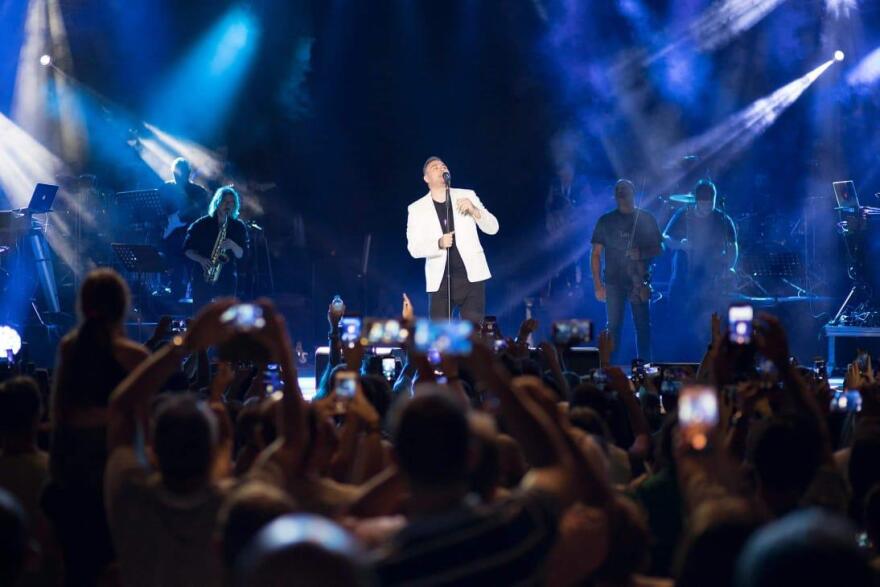 Αντώνης Ρέμος & UB 40: Αποθέωση στη Θεσσαλονίκη