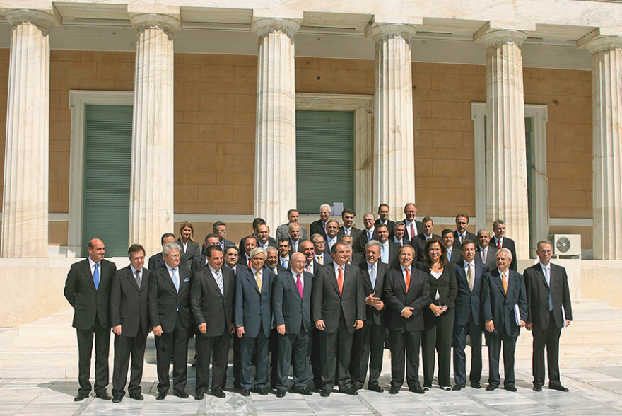 Ιστορικά κλικ: Οι οικογενειακές φωτογραφίες 14 κυβερνήσεων