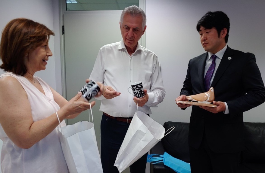 Αδελφοποιήθηκαν ο δήμος Περιστερίου με τον ιαπωνικό δήμο Μισάτο