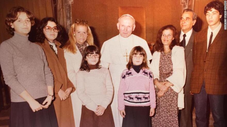 Θρίλερ στο Βατικανό: Άνοιξαν δύο τάφους για την εξαφάνιση έφηβης πριν από 36 χρόνια