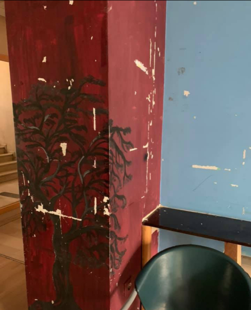 Κατάληψη City Plaza: Έκλεβαν ρεύμα από σύρμα του τρόλεϊ - Αφησαν τα δωμάτια διαλυμένα 