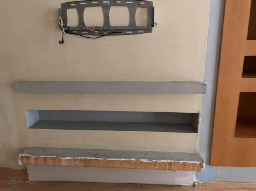 Κατάληψη City Plaza: Έκλεβαν ρεύμα από σύρμα του τρόλεϊ - Αφησαν τα δωμάτια διαλυμένα 