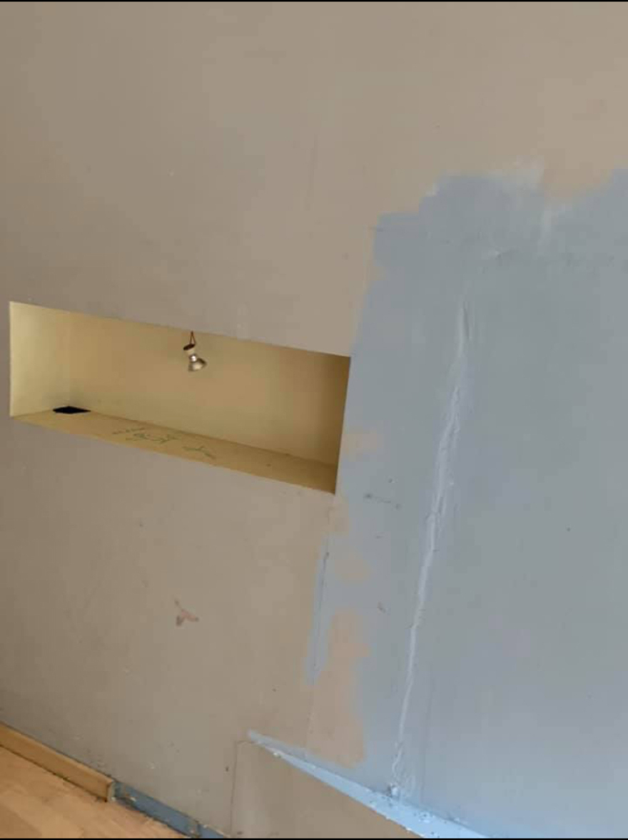 Κατάληψη City Plaza: Έκλεβαν ρεύμα από σύρμα του τρόλεϊ - Αφησαν τα δωμάτια διαλυμένα 