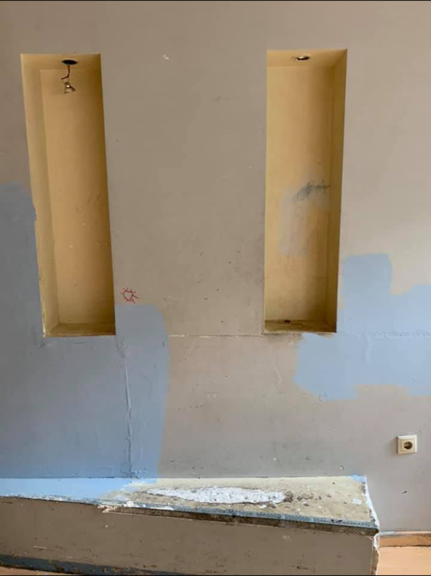 Κατάληψη City Plaza: Έκλεβαν ρεύμα από σύρμα του τρόλεϊ - Αφησαν τα δωμάτια διαλυμένα 