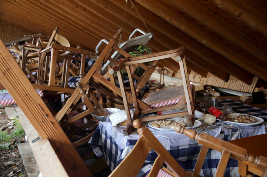 Χαλκιδική: Μαρτυρίες που συγκλονίζουν - Ο αέρας σήκωσε τον 8χρονο και τον πέταξε σε τζαμαρία!