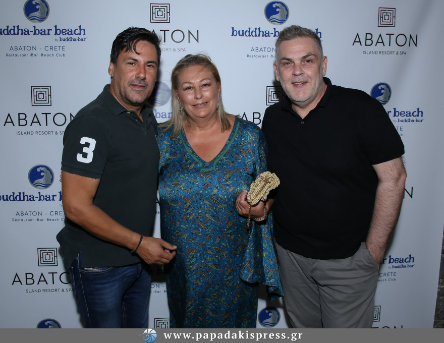 Λασκαράκη- Σουλτάτος: Το νιόπαντρο ζευγάρι διασκέδασε σε πάρτι στην Κρήτη 