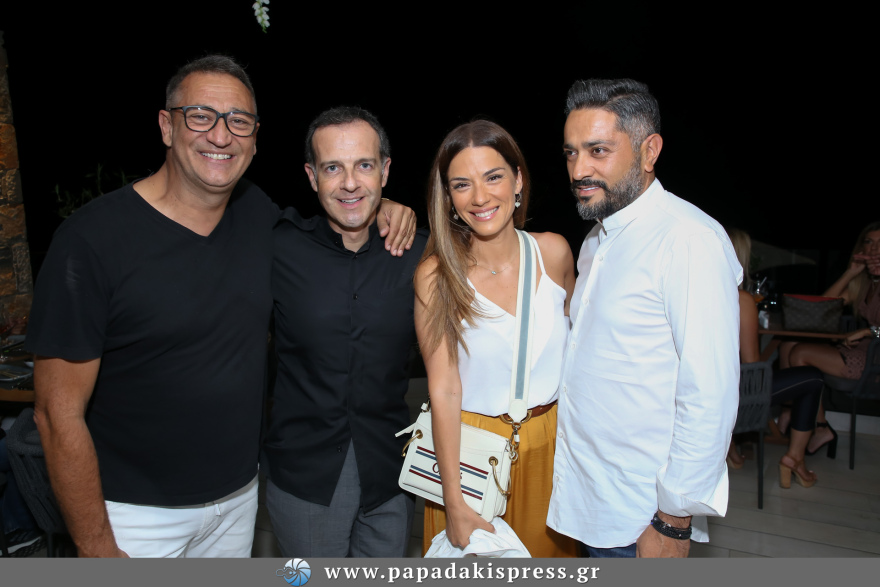 Λασκαράκη- Σουλτάτος: Το νιόπαντρο ζευγάρι διασκέδασε σε πάρτι στην Κρήτη 