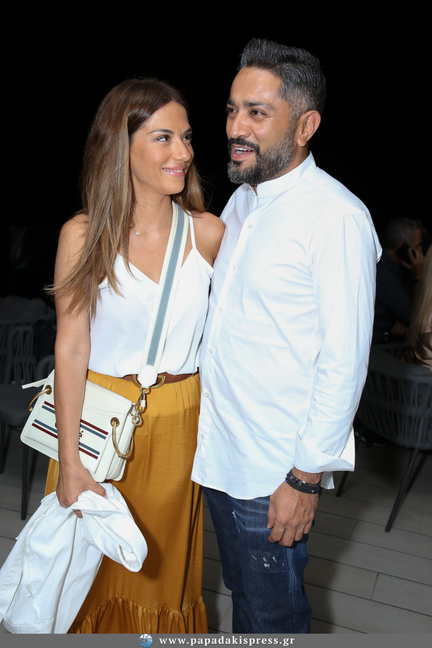 Λασκαράκη- Σουλτάτος: Το νιόπαντρο ζευγάρι διασκέδασε σε πάρτι στην Κρήτη 