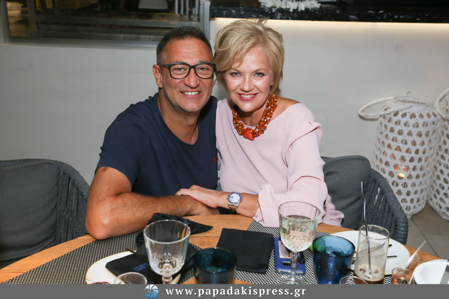 Λασκαράκη- Σουλτάτος: Το νιόπαντρο ζευγάρι διασκέδασε σε πάρτι στην Κρήτη 