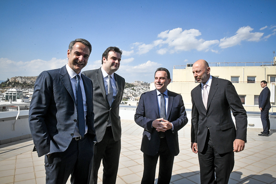 Ο Μητσοτάκης στο υπουργείο Ψηφιακής Διακυβέρνησης