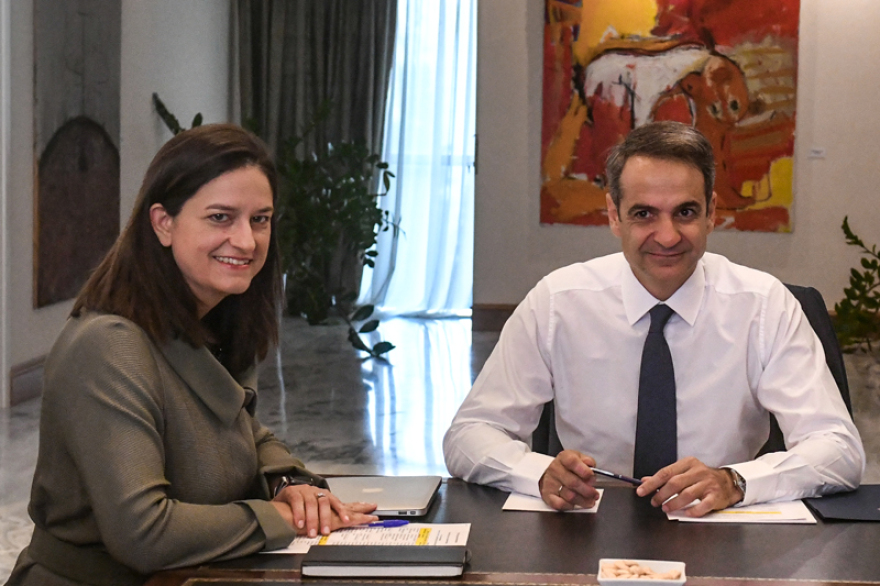 Στο υπουργείο Παιδείας ο Μητσοτάκης: Στο επίκεντρο το πανεπιστημιακό άσυλο 