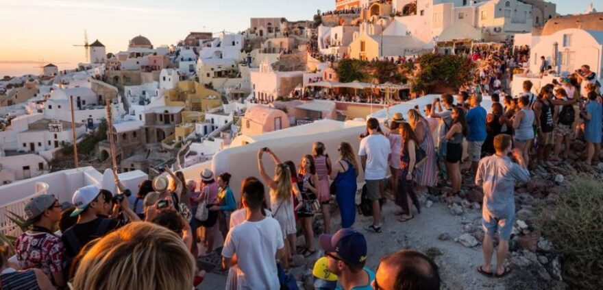 Travel and Leisure: Η Μήλος το καλύτερο νησί της Ευρώπης - Κρήτη, Πάρος και Σαντορίνη στην 5άδα