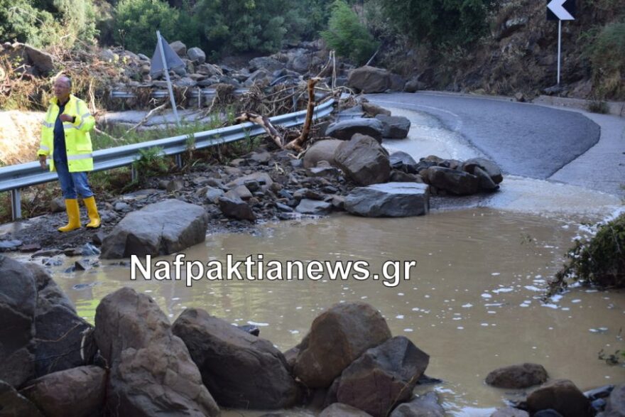 Καιρός: Μεγάλες καταστροφές στη Ναυπακτία από την κακοκαιρία