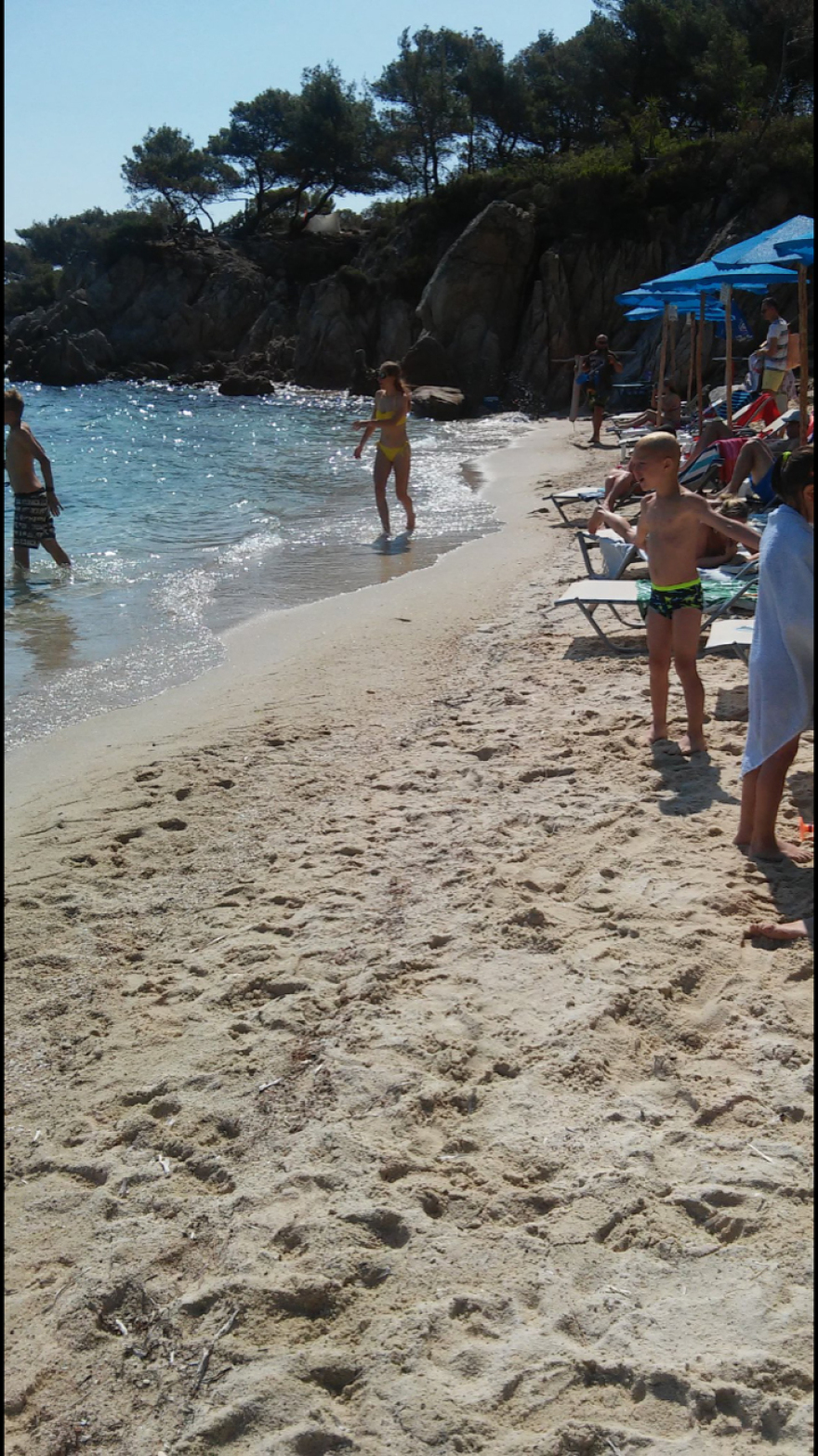 Χαλκιδική: Βαφτίζουν τις παραλίες «πριβέ» με το έτσι θέλω