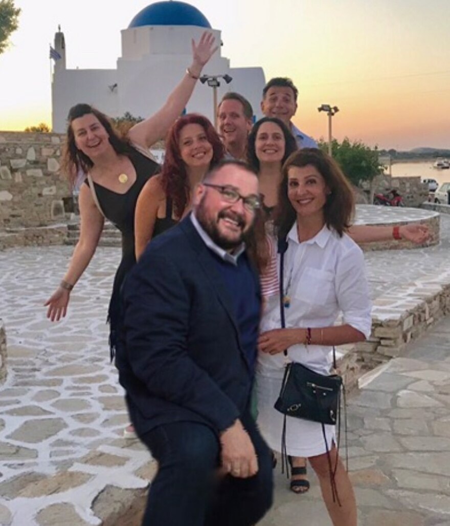 Η Νία Βαρντάλος κάνει τουρ στα ελληνικά νησιά 